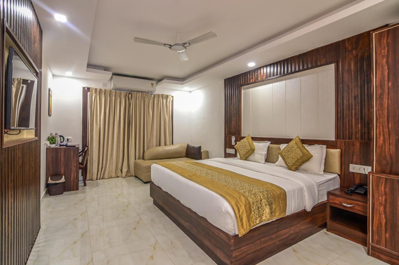 De Falcon Goa Beach Resort Candolim Exterior foto