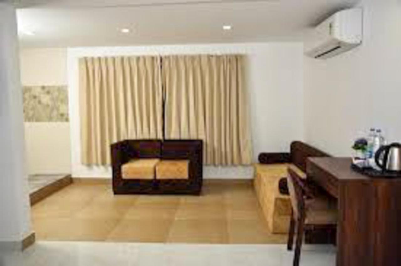 De Falcon Goa Beach Resort Candolim Exterior foto